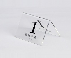 亚克力板为什么能代替玻璃?